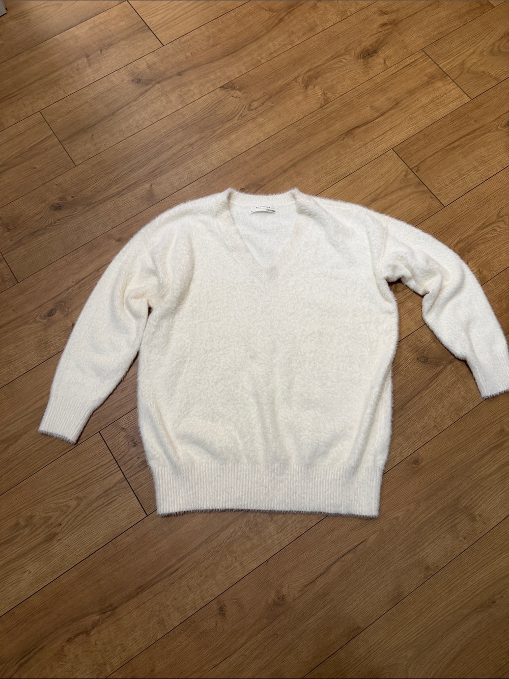 Anthropologie Cream V-Neck Sweater - Cozy Fuzzy Knit